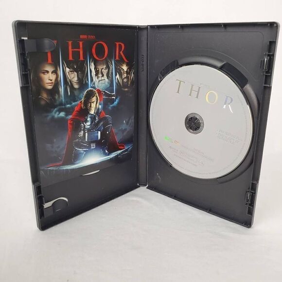 THOR (2011 Film )[DVD + DIGITAL] - Picture 2 of 4